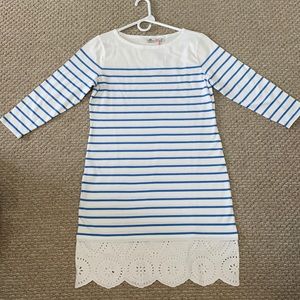 Vineyard Vines cotton dress with lace along the hem